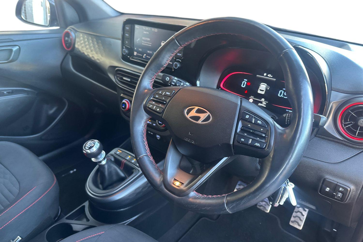 Used Hyundai i10 2023 for sale - 76705338: Photo 2