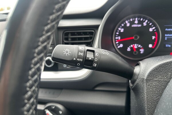 Used Kia Stonic 2019 for sale - 76262574: Photo 19