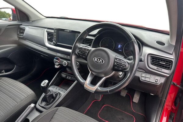 Used Kia Stonic 2019 for sale - 76262574: Photo 2