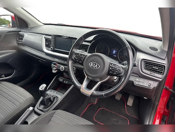Used Kia Stonic 2019 for sale - 76262574: Photo 2