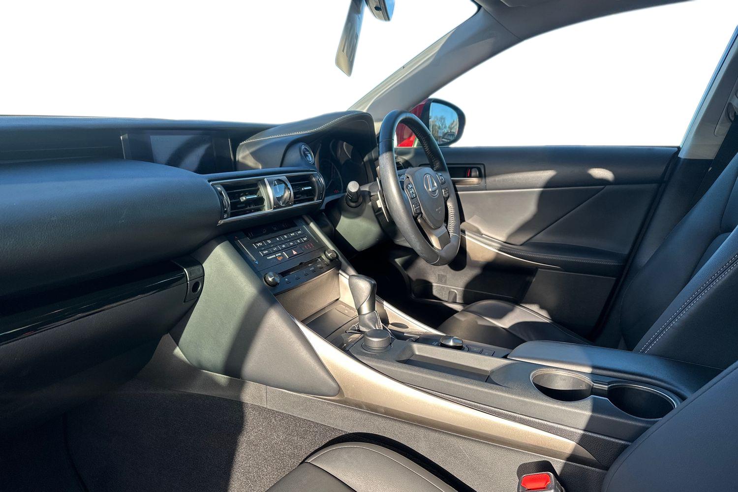Used Lexus IS 2019 for sale - 76718604: Photo 5