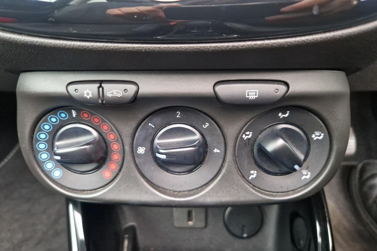 Used Vauxhall ADAM 2015 for sale - 76694114: Photo 23