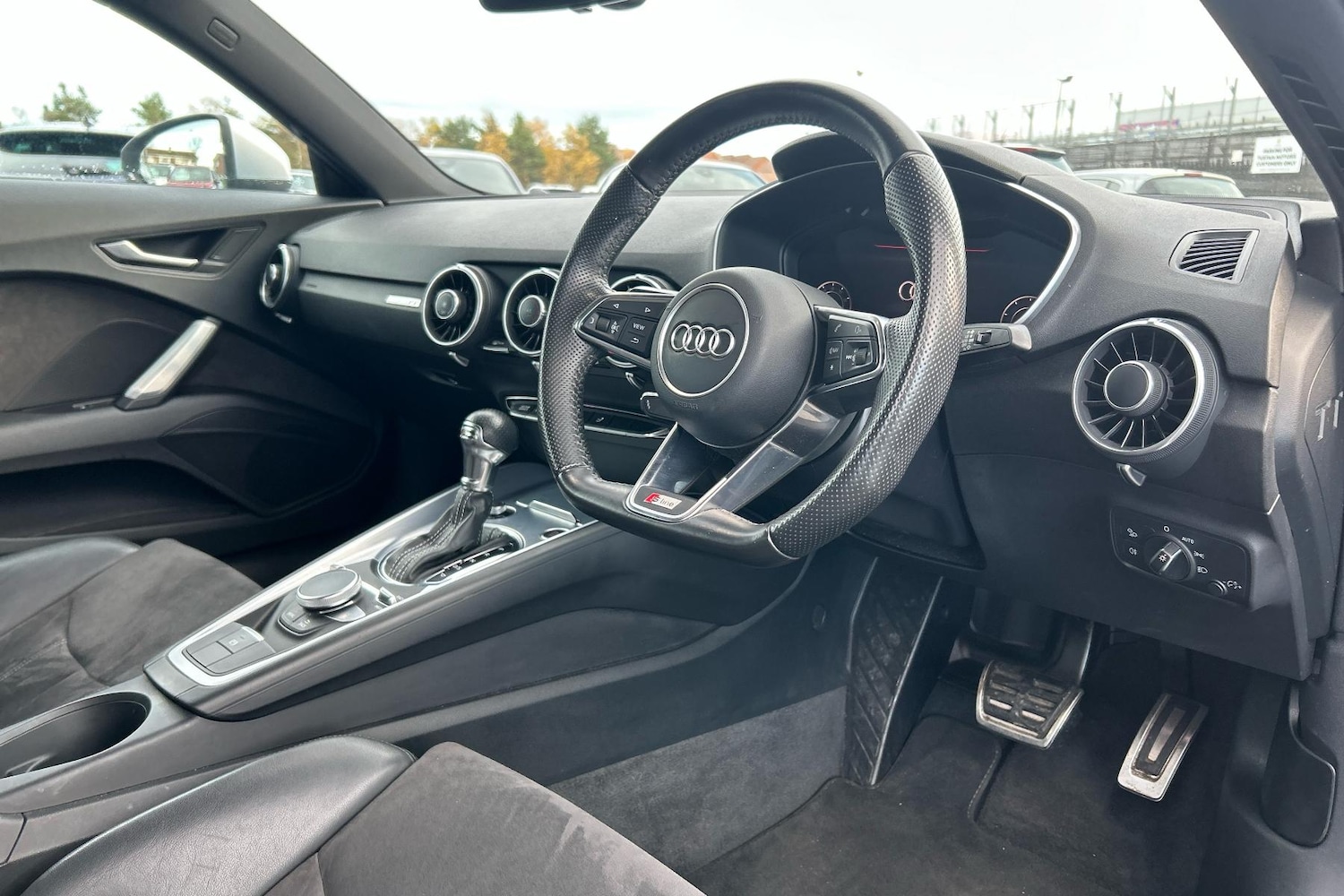 Used Audi TT 2017 for sale - 76805225: Photo 2