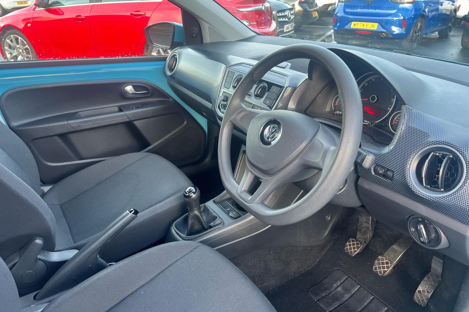 Used Volkswagen up! 2016 for sale - 76516056: Photo 2