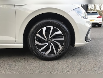 Used Volkswagen Polo 2024 for sale - 77527927: Photo