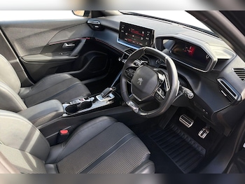 Used Peugeot 2008 2021 for sale - 77842699: Photo