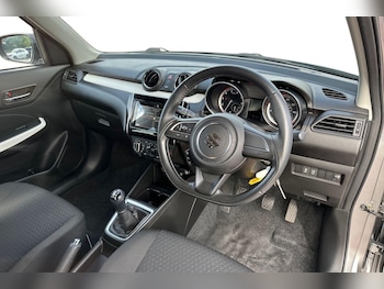 Used Suzuki Swift 2020 for sale - 76087651: Photo 2