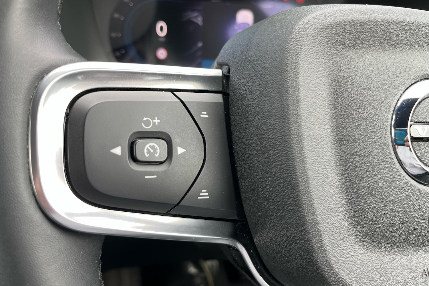 Used Volvo XC40 2023 for sale - 76916289: Photo 19