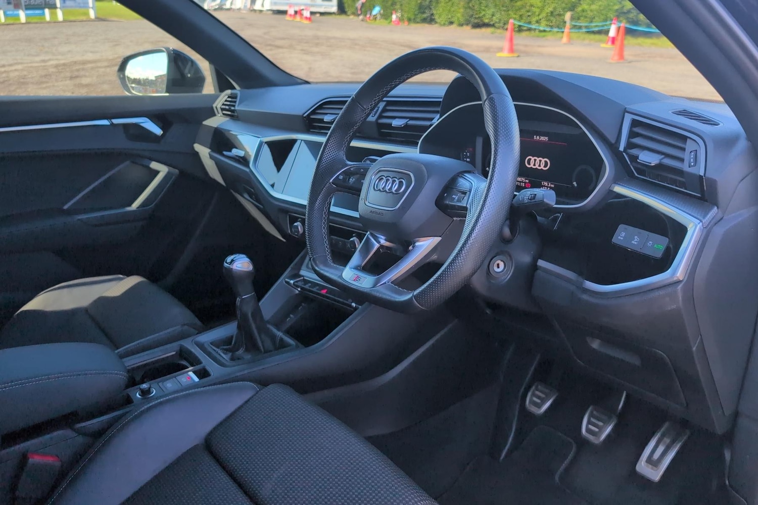 Used Audi Q3 2022 for sale - 76732612: Photo 2