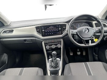 Used Volkswagen T-Roc 2020 for sale - 75699378: Photo