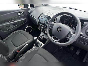 Used Renault Captur 2018 for sale - 75713428: Photo