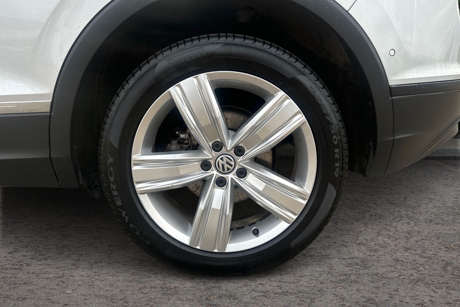 Used Volkswagen Tiguan 2020 for sale - 76063125: Photo 3