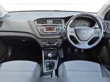 Used Hyundai i20 2017 for sale - 79832598: Photo