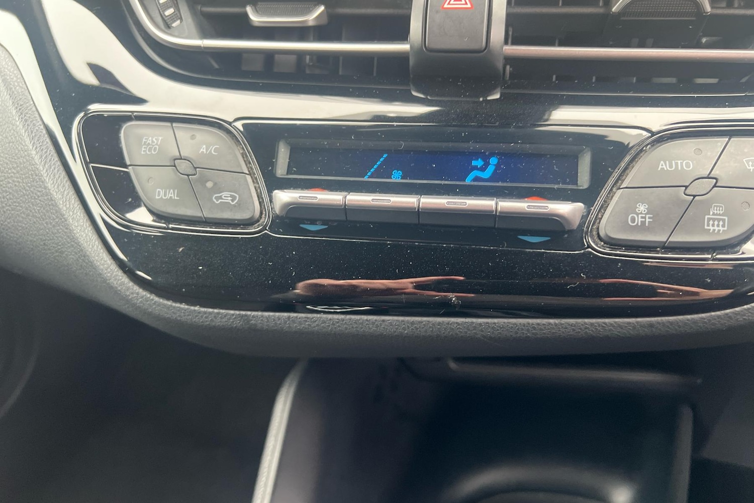 Used Toyota C-HR 2019 for sale - 76411510: Photo 15