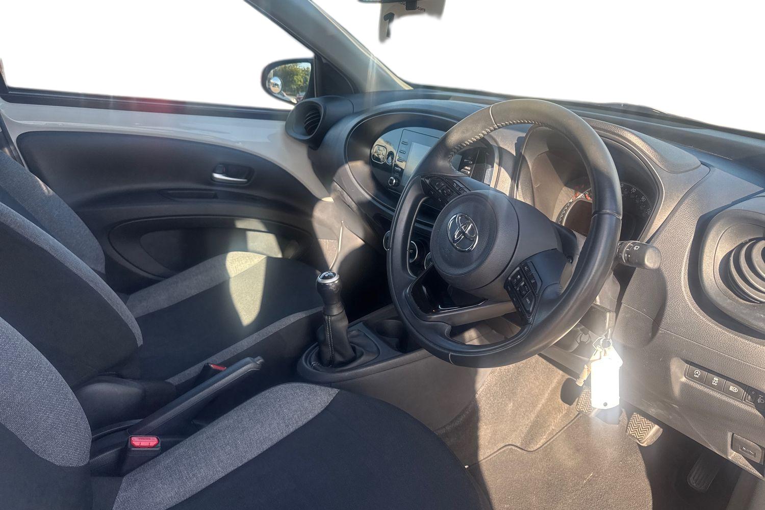 Used Toyota Aygo X 2022 for sale - 75930620: Photo 2