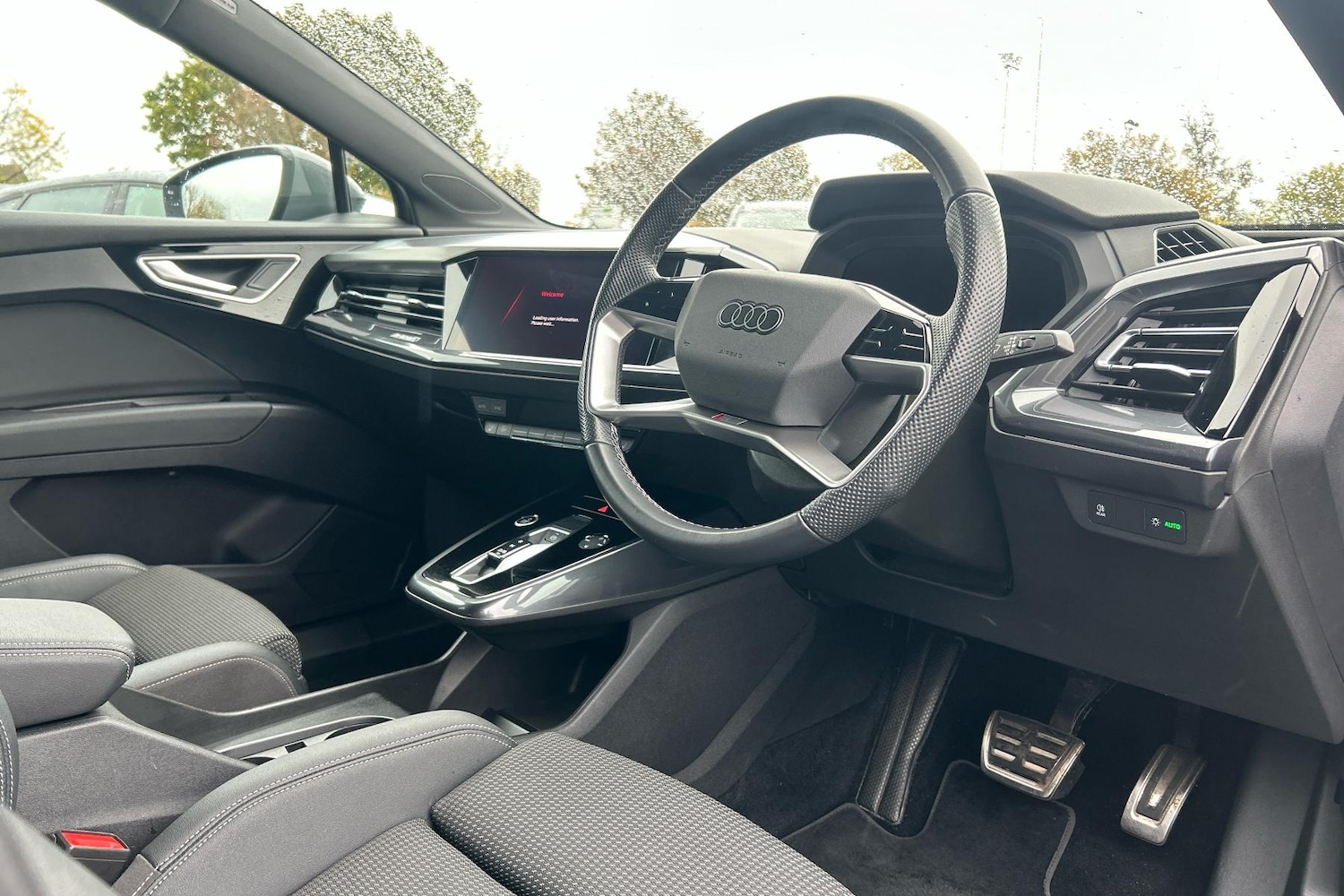 Used Audi Q4 e-tron 2023 for sale - 76351484: Photo 2