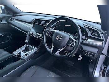 Used Honda Civic 2019 for sale - 76411508: Photo