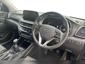 Used Hyundai TUCSON 2018 for sale - 76076989: Photo 2