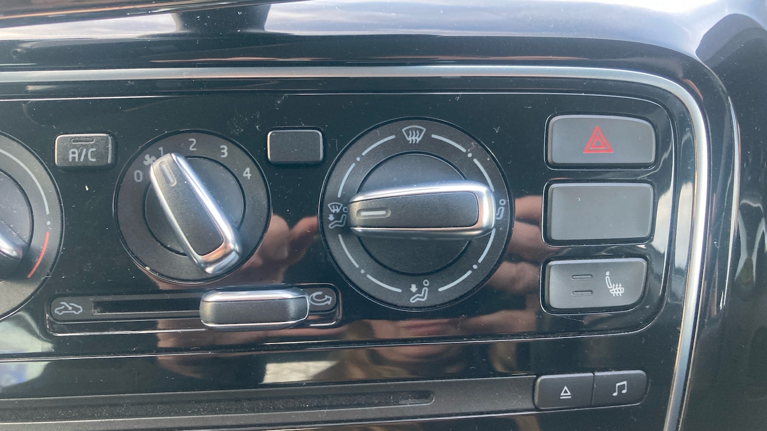 Used Volkswagen up! 2013 for sale - 76960656: Photo 34