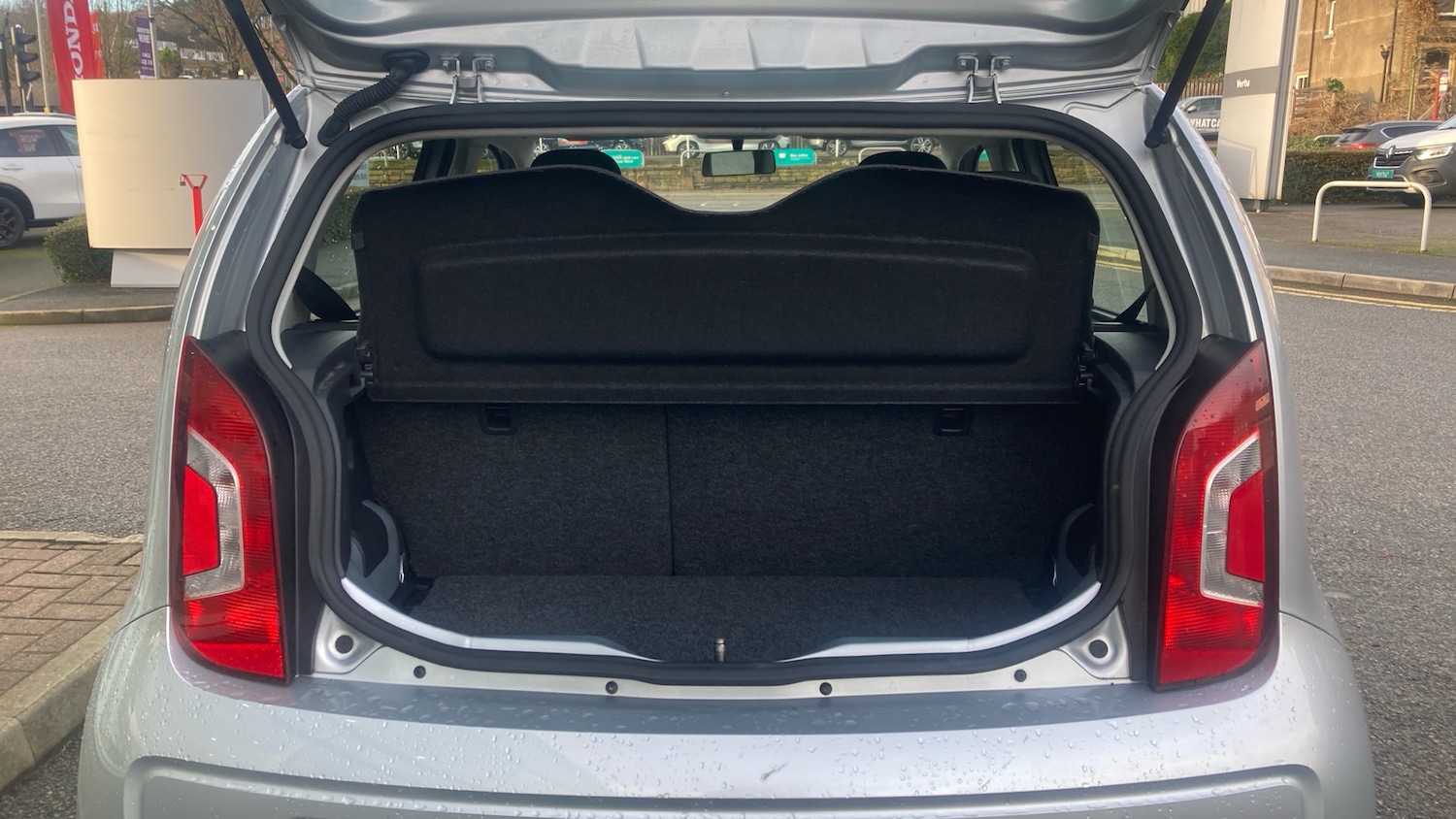 Used Volkswagen up! 2013 for sale - 76960656: Photo 4