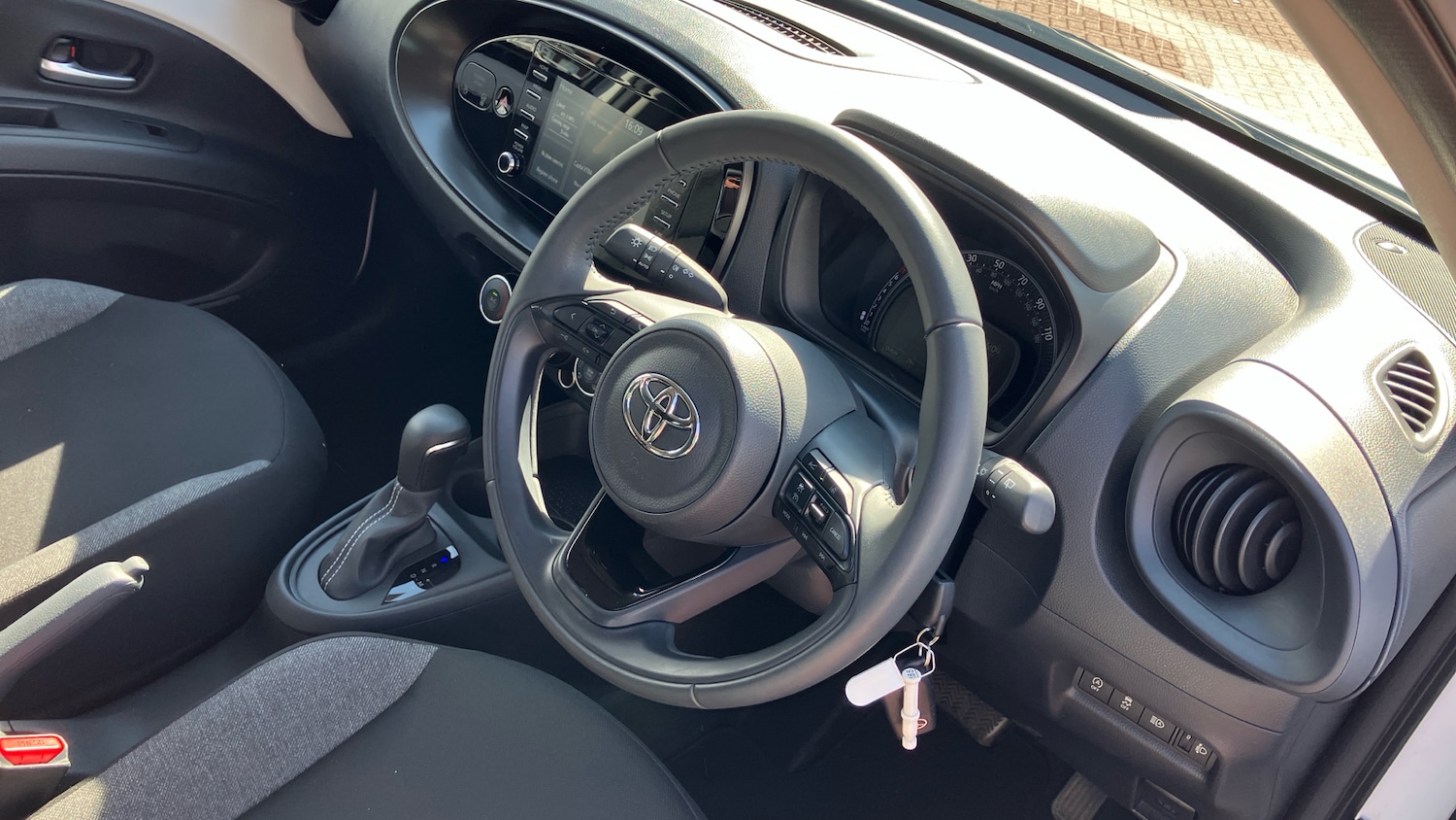 Used Toyota Aygo X 2023 for sale - 76450258: Photo 11