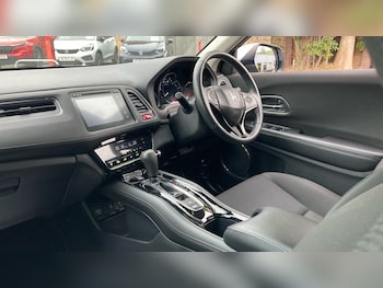 Used Honda HR-V 2018 for sale - 76232266: Photo 2