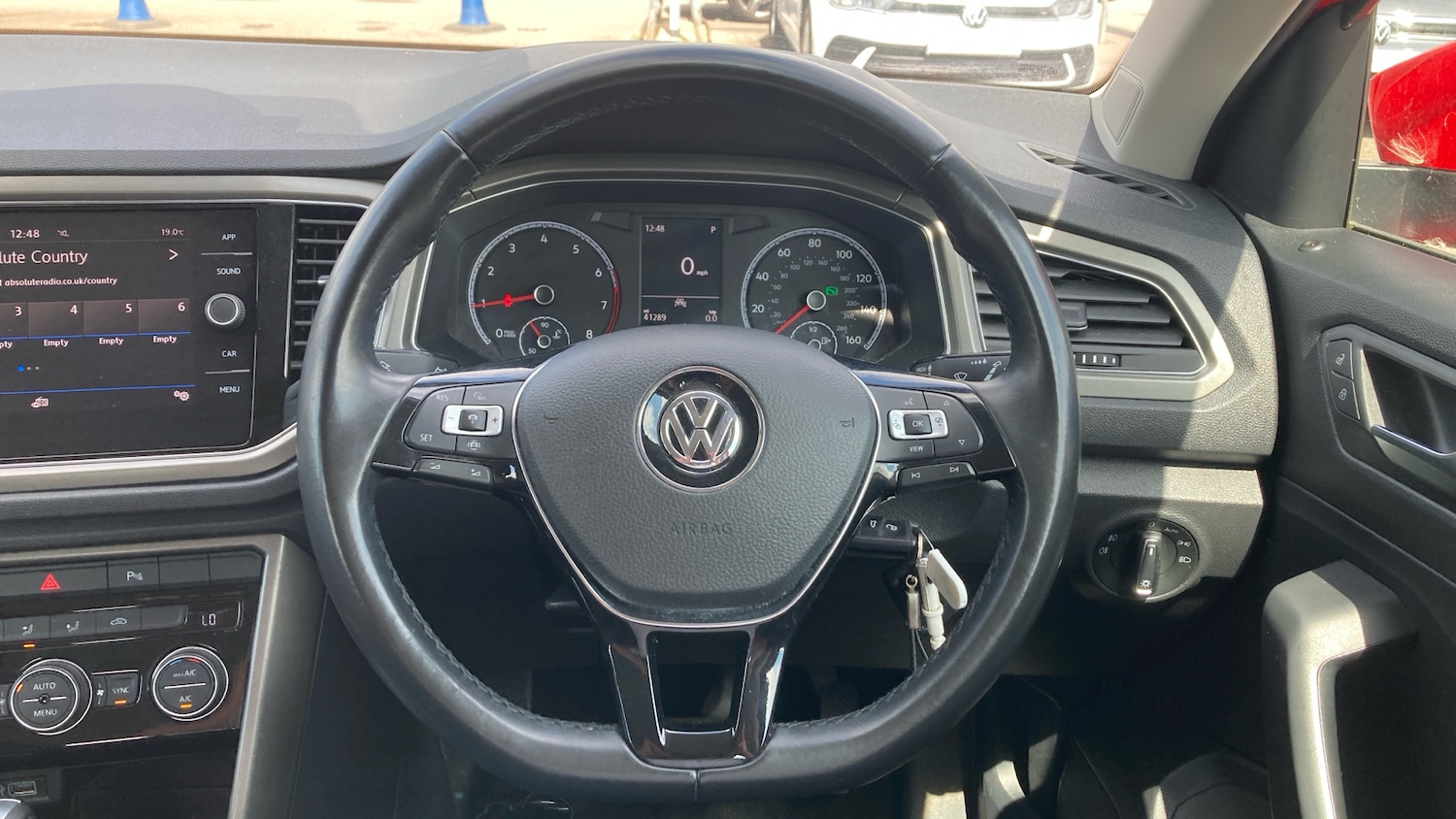 Used Volkswagen T-Roc 2020 for sale - 76319523: Photo 10