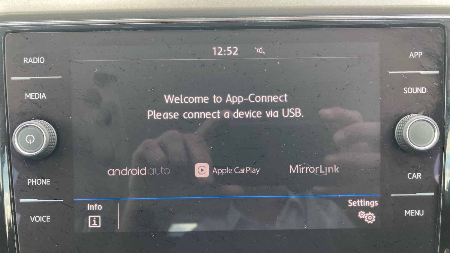 Used Volkswagen T-Roc 2020 for sale - 76319523: Photo 25