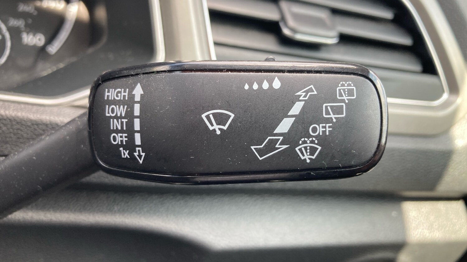 Used Volkswagen T-Roc 2020 for sale - 76319523: Photo 28