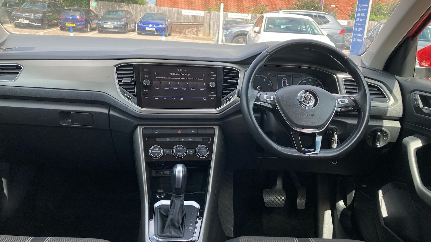 Used Volkswagen T-Roc 2020 for sale - 76319523: Photo 9