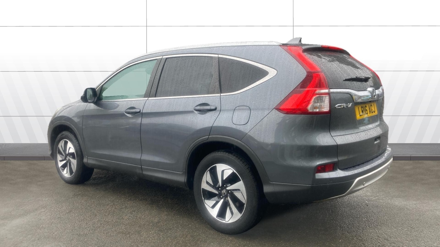 Used Honda CR-V 2016 for sale - 76016862: Photo 2