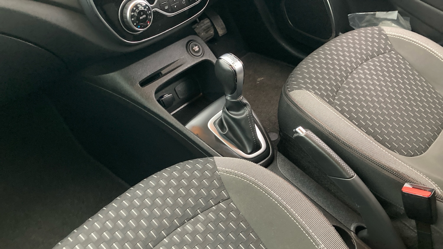 Used Renault Captur 2018 for sale - 76637577: Photo 13