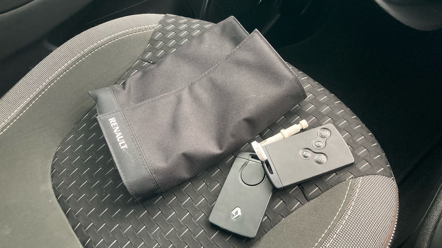 Used Renault Captur 2018 for sale - 76637577: Photo 19