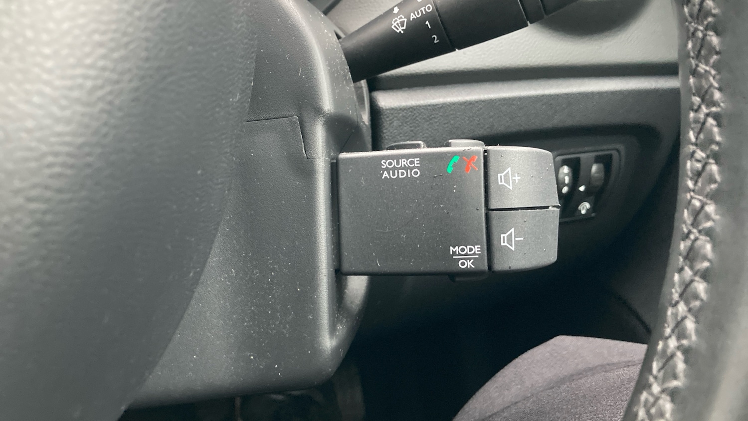 Used Renault Captur 2018 for sale - 76637577: Photo 43