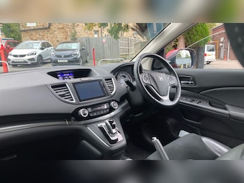 Used Honda CR-V 2018 for sale - 76492099: Photo