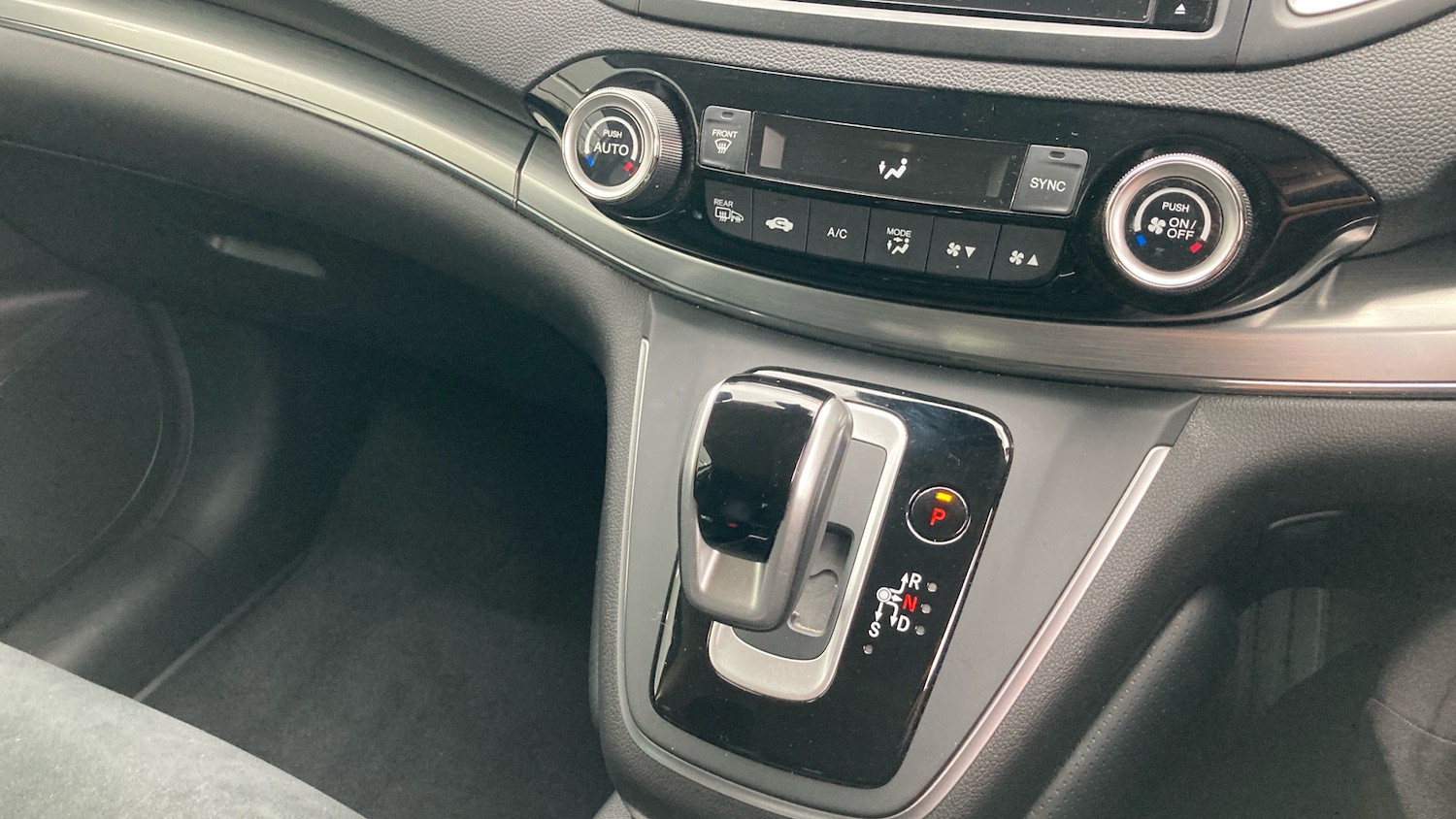 Used Honda CR-V 2018 for sale - 76492099: Photo 40