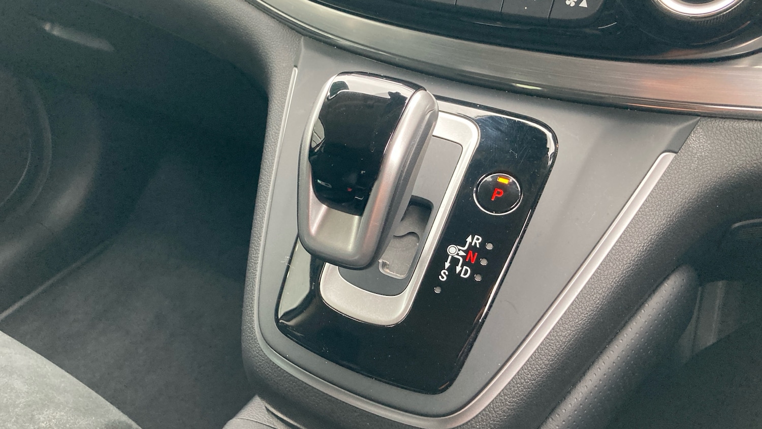 Used Honda CR-V 2018 for sale - 76492099: Photo 43