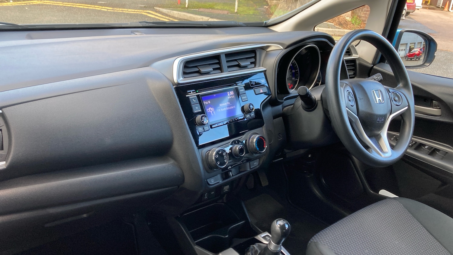 Used Honda Jazz 2018 for sale - 76684742: Photo 2