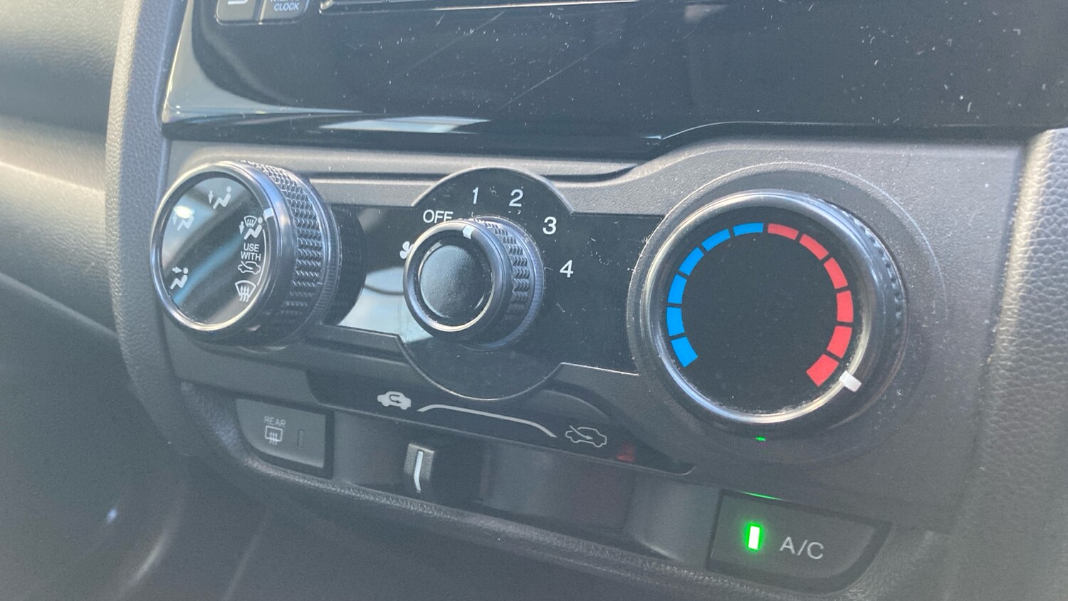 Used Honda Jazz 2018 for sale - 76684742: Photo 30