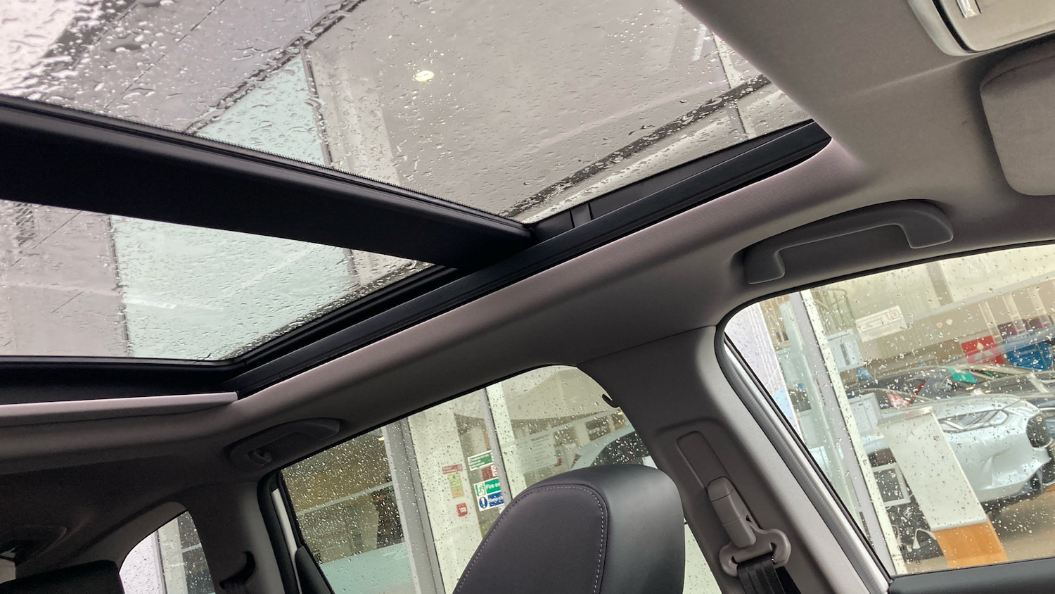 Used Honda CR-V 2023 for sale - 76627798: Photo 32