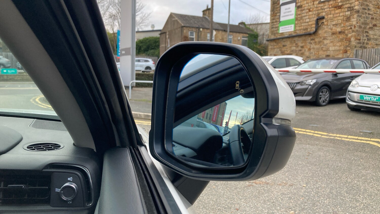 Used Honda HR-V 2023 for sale - 77033320: Photo 41