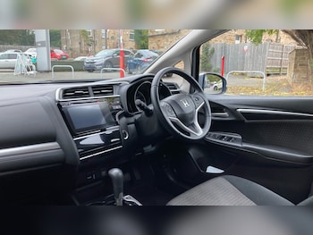 Used Honda Jazz 2019 for sale - 76322419: Photo