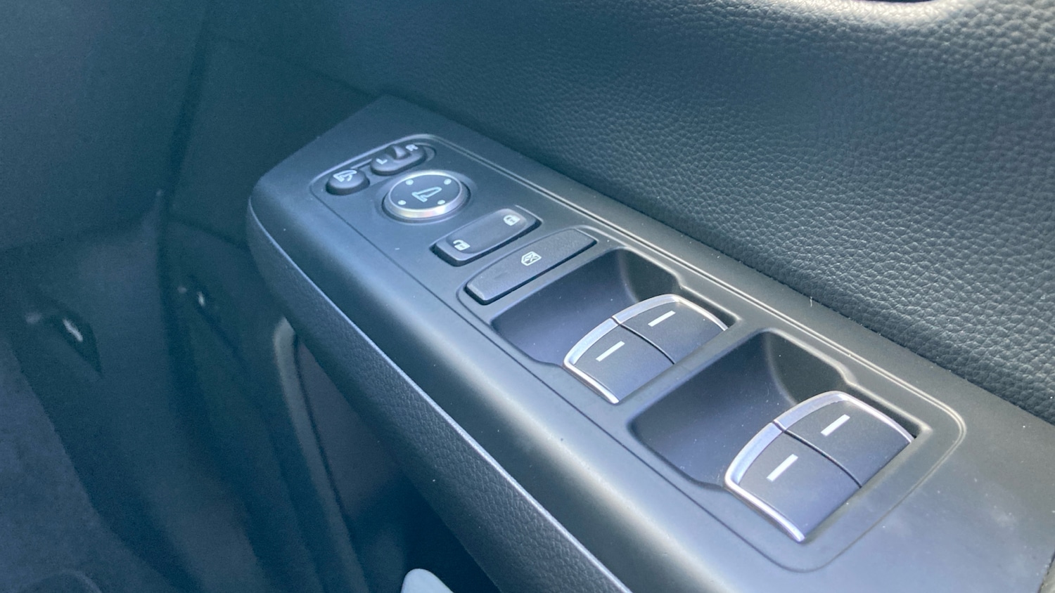 Used Honda CR-V 2023 for sale - 75910855: Photo 38