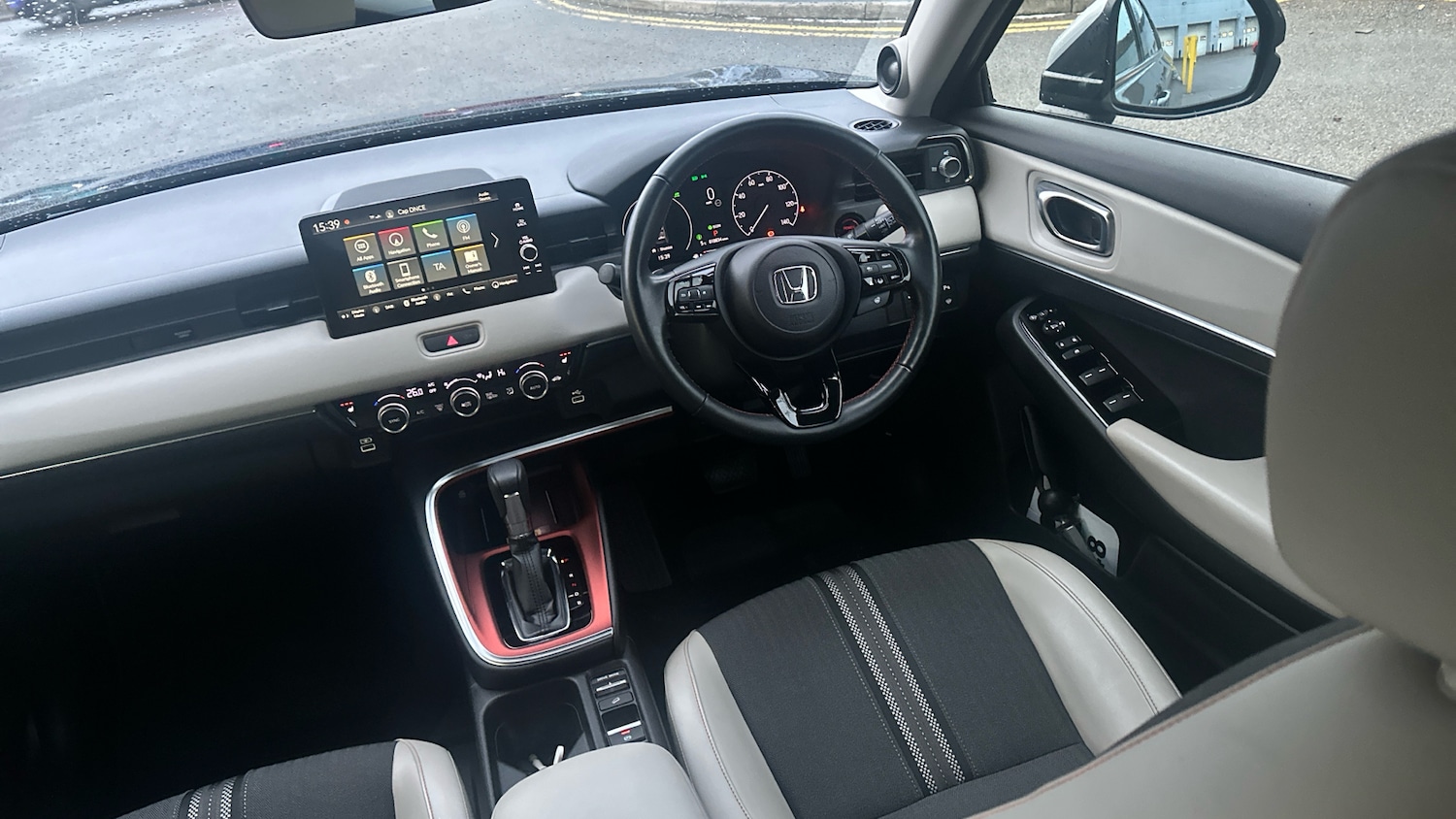 Used Honda HR-V 2022 for sale - 77136819: Photo 2