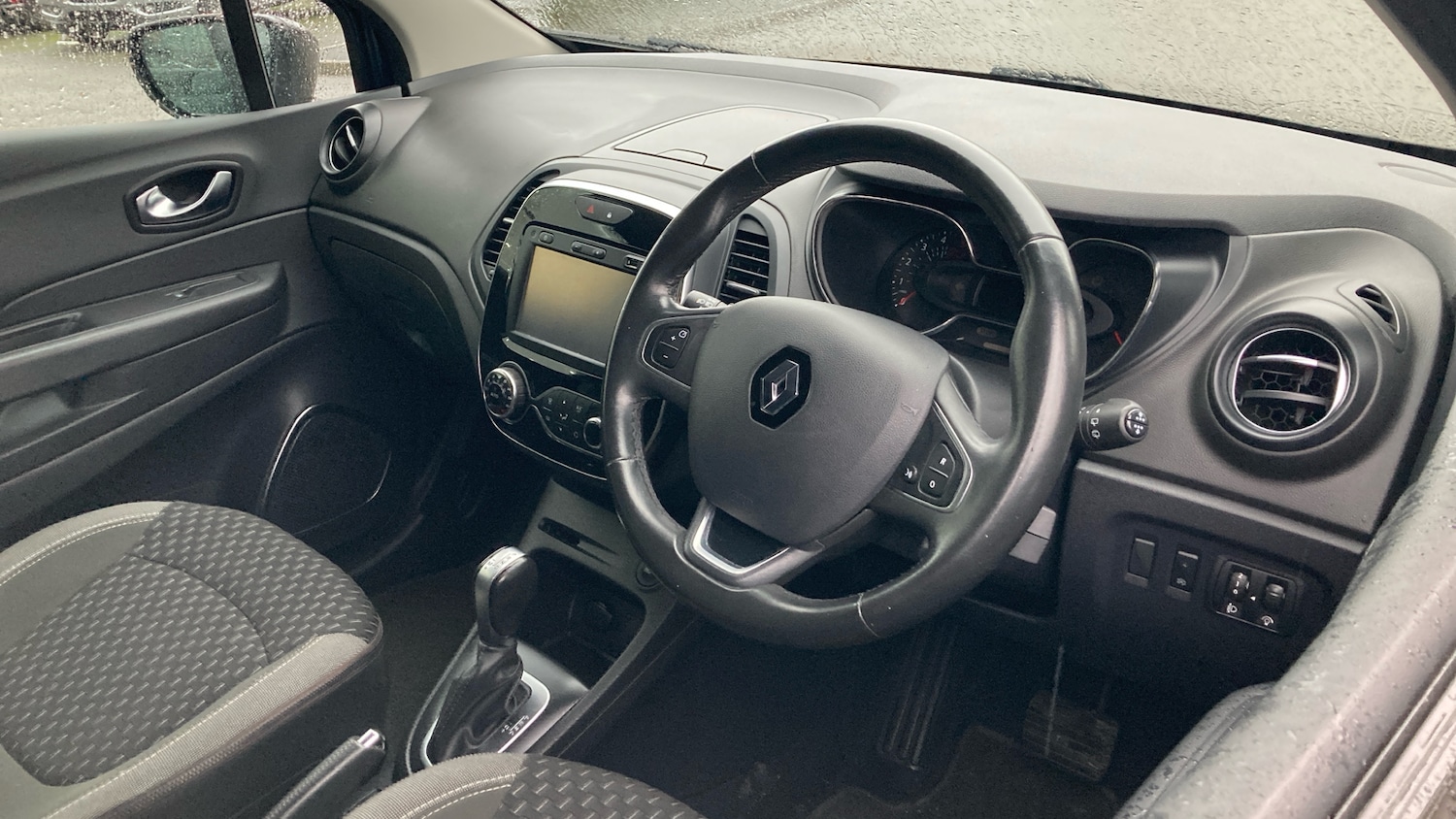 Used Renault Captur 2018 for sale - 76741045: Photo 11