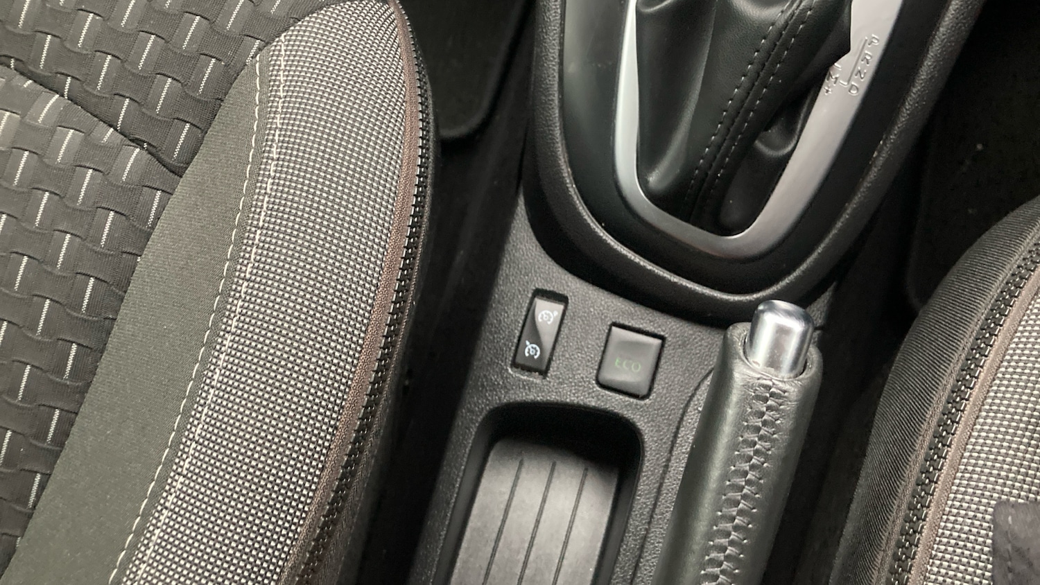 Used Renault Captur 2018 for sale - 76741045: Photo 48