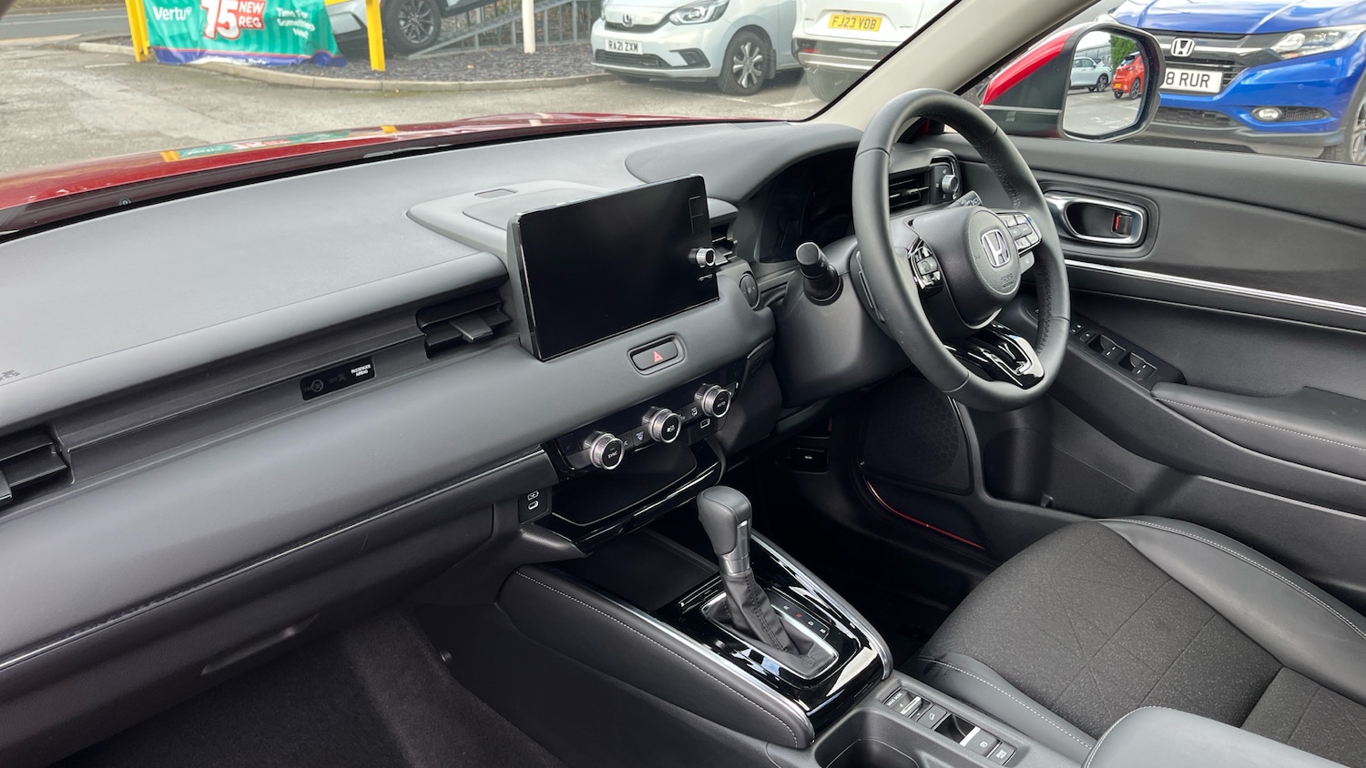 Used Honda HR-V 2024 for sale - 76891961: Photo 2