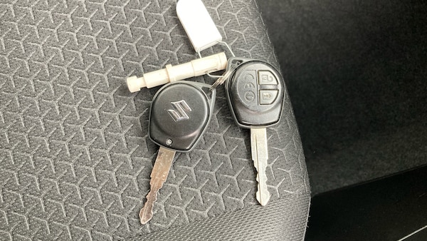 Used Suzuki Swift 2018 for sale - 76222146: Photo 20
