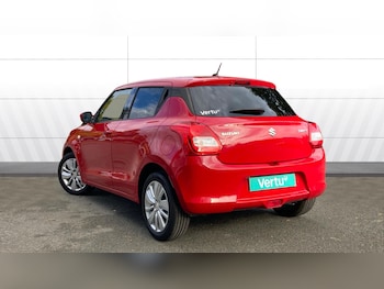 Used Suzuki Swift 2018 for sale - 76222146: Photo 2