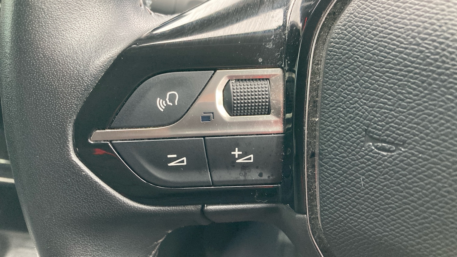 Used Peugeot 2008 2020 for sale - 77449428: Photo 30